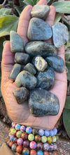 Labradorite Medium 20-30mm Tumblestones